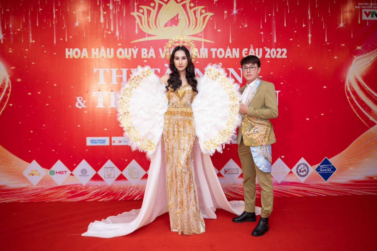 &Aacute;o dạ hội NTK Tommy Nguyễn đấu gi&aacute; th&agrave;nh c&ocirc;ng với 450 triệu l&agrave;m từ thiện - Ảnh 1.