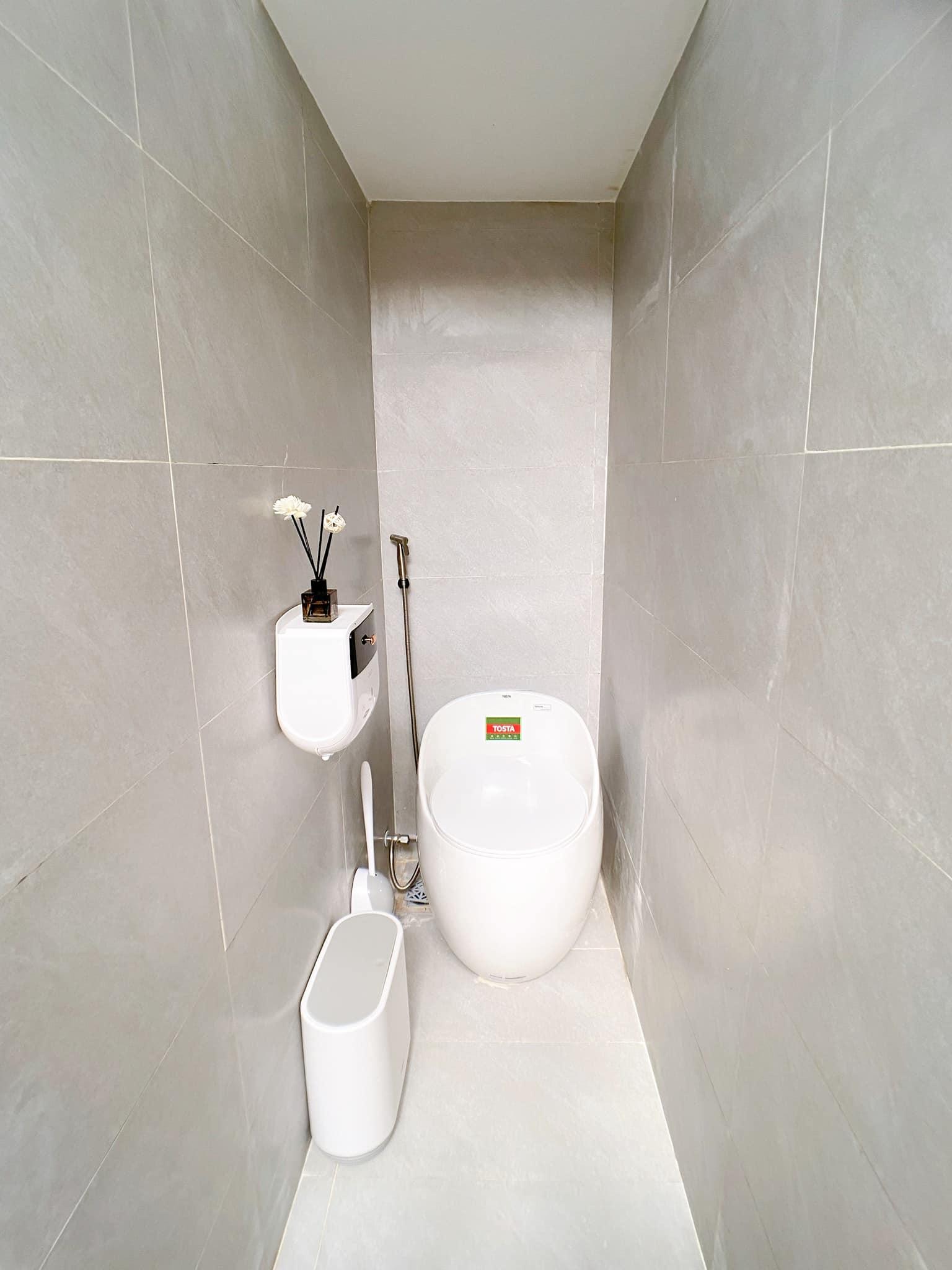 Ngôi nhà phố luôn trong lành nhờ được bọc bởi khu vườn nhỏ - Ảnh 13.