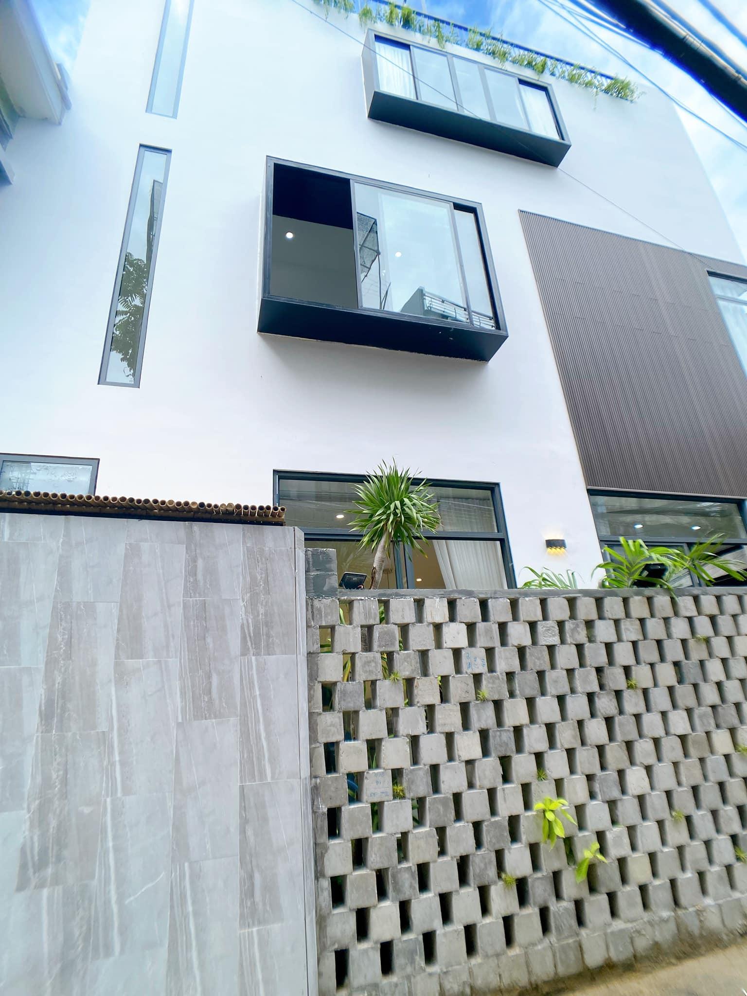 Ngôi nhà phố luôn trong lành nhờ được bọc bởi khu vườn nhỏ - Ảnh 22.