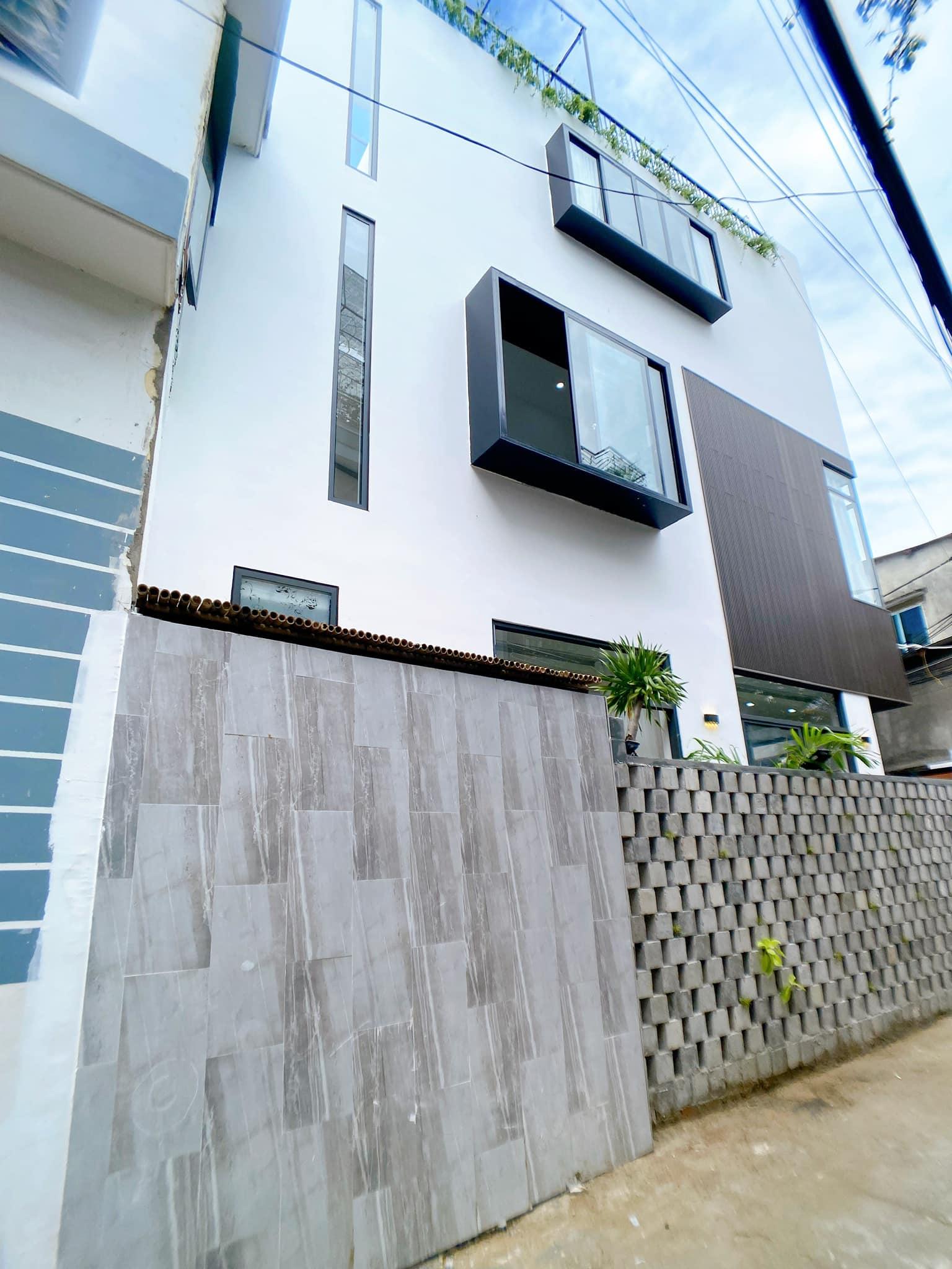 Ngôi nhà phố luôn trong lành nhờ được bọc bởi khu vườn nhỏ - Ảnh 23.