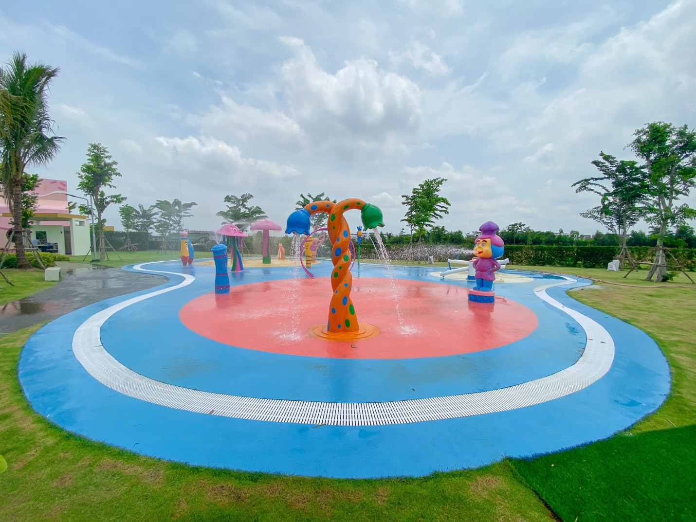 C&ocirc;ng vi&ecirc;n nước Dino Water Park ch&iacute;nh thức mở cửa miễn ph&iacute; trong 3 ng&agrave;y lễ tại Long An - Ảnh 4.