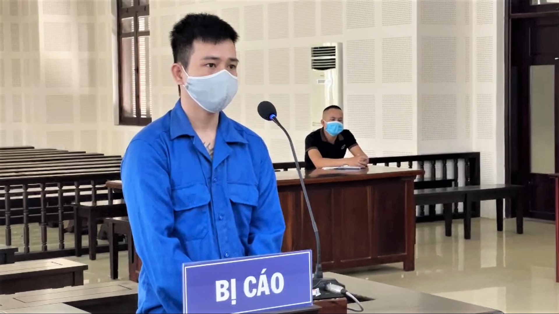 Nam thanh niên bị đâm thấu phổi vì nhắn tin gạ tình vợ người khác