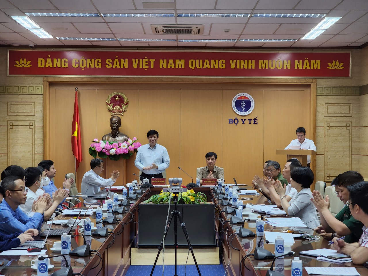 V&igrave; sao 7,6 triệu mũi ti&ecirc;m vắc-xin Covid-19 chưa được nhập l&ecirc;n hệ thống? - Ảnh 1.