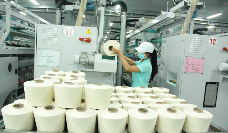 Nhà máy sợi Vinatex Phú Cường sản xuất trở lại vào ngày 27-4 sau vụ hoả hoạn - Ảnh 1.