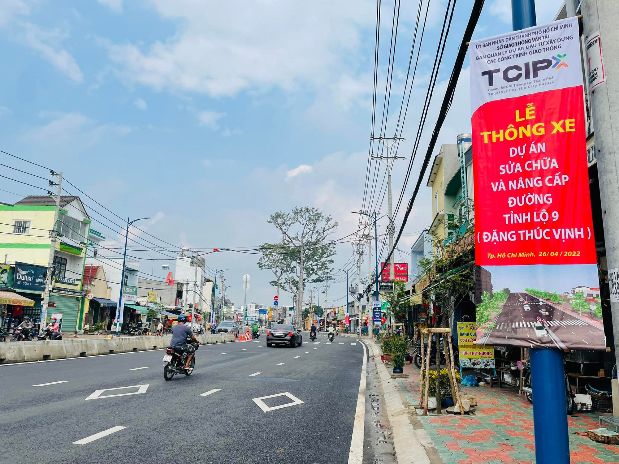 Đến đường Đặng Th&uacute;c Vịnh, &ocirc;ng V&otilde; Văn Hoan cảm ơn người d&acirc;n nhường mặt bằng - Ảnh 3.