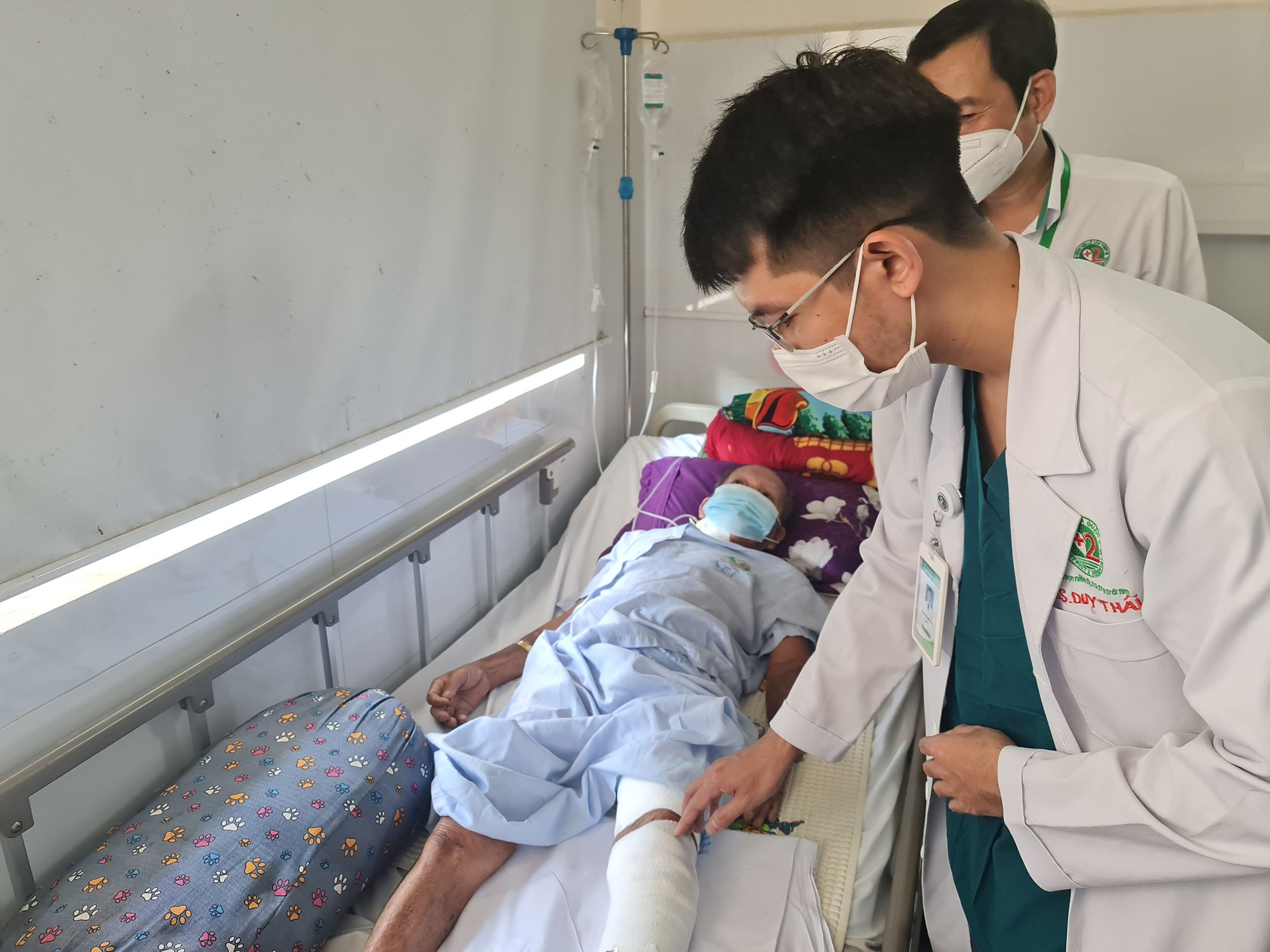 Chỉ với 1 vết trầy, người đàn ông suýt mất mạng
