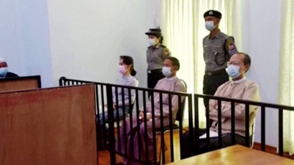 Bà Suu Kyi nhận án tù đầu tiên về tội danh tham nhũng