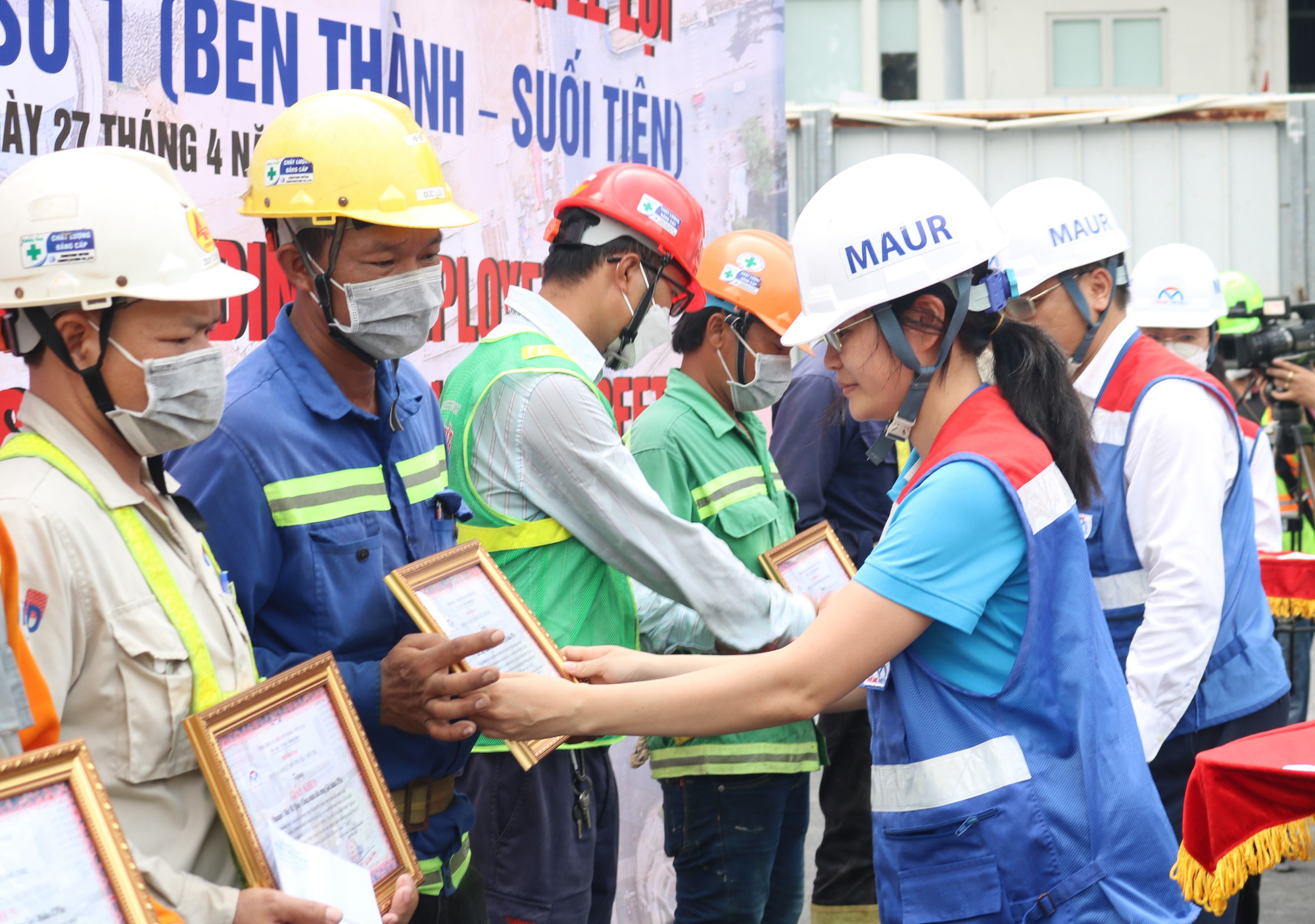 Cận cảnh đoạn đường L&ecirc; Lợi được t&aacute;i lập sau nhiều năm r&agrave;o chắn - Ảnh 7.