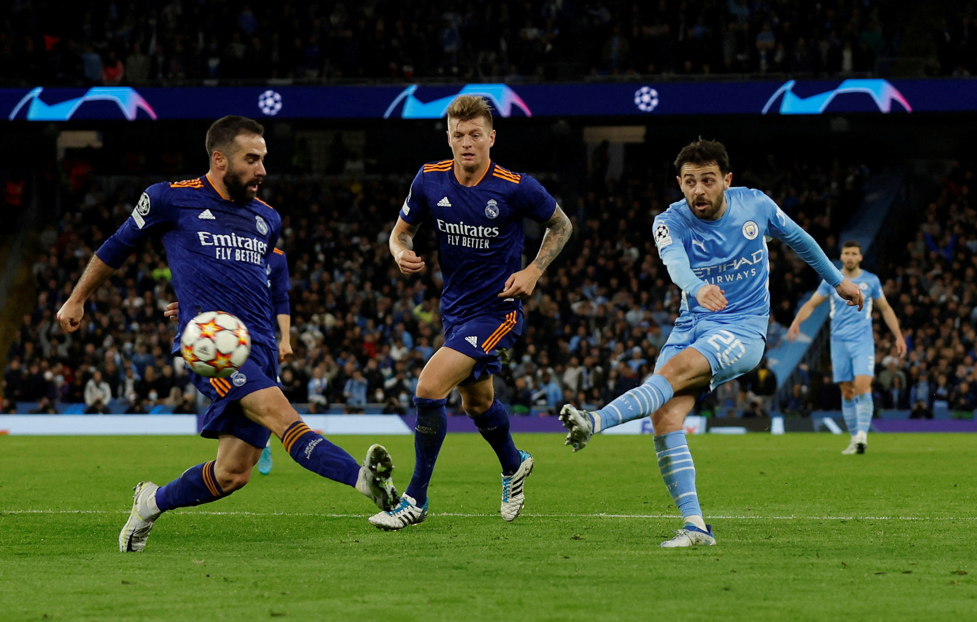 Rượt đuổi tỉ số 7 b&agrave;n, Man City quật ng&atilde; Real Madrid tại Etihad - Ảnh 8.
