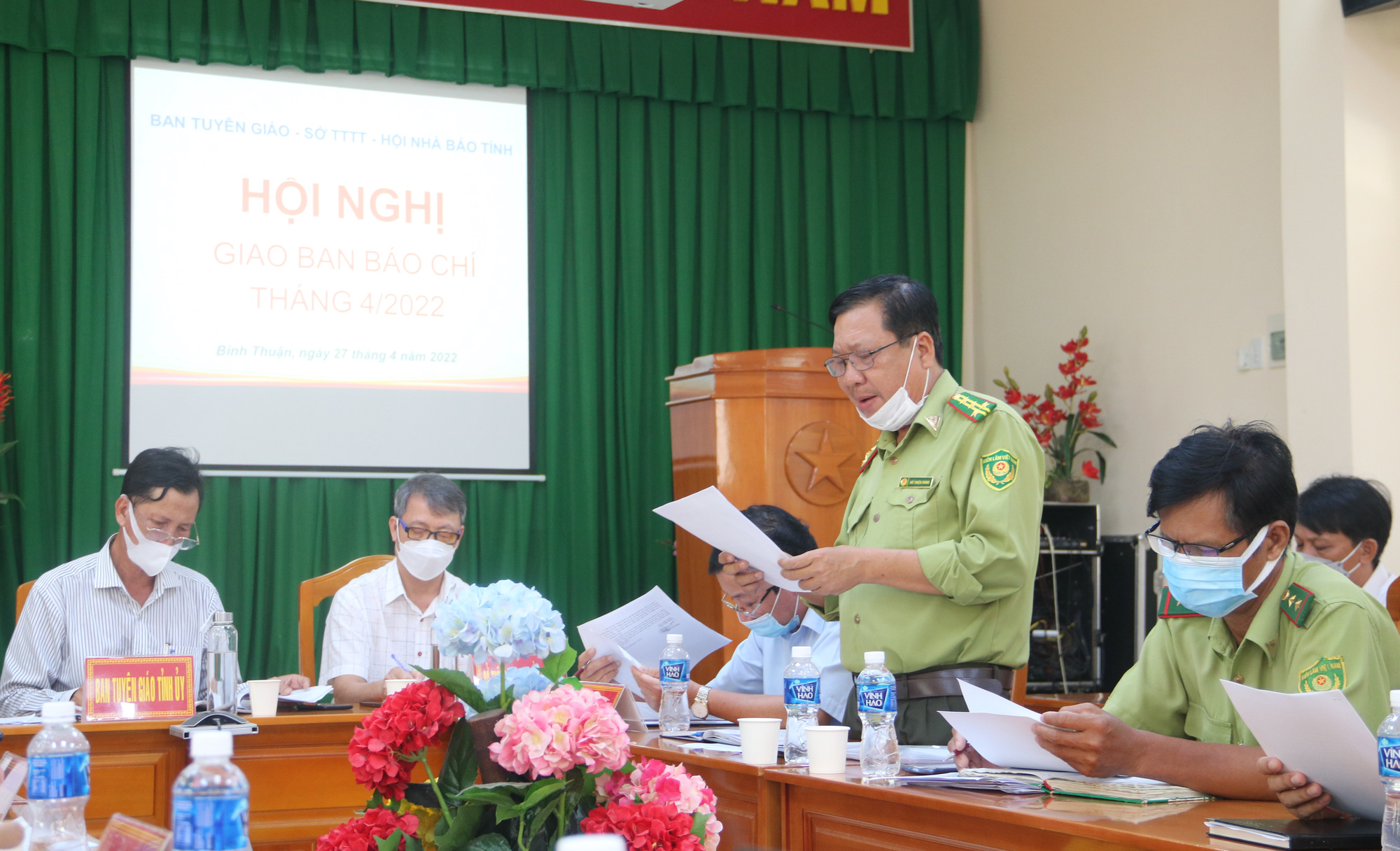Kiểm điểm tập thể, c&aacute; nh&acirc;n vụ ph&aacute; rừng để nu&ocirc;i g&agrave;, trồng thanh long trong rừng bảo tồn - Ảnh 3.