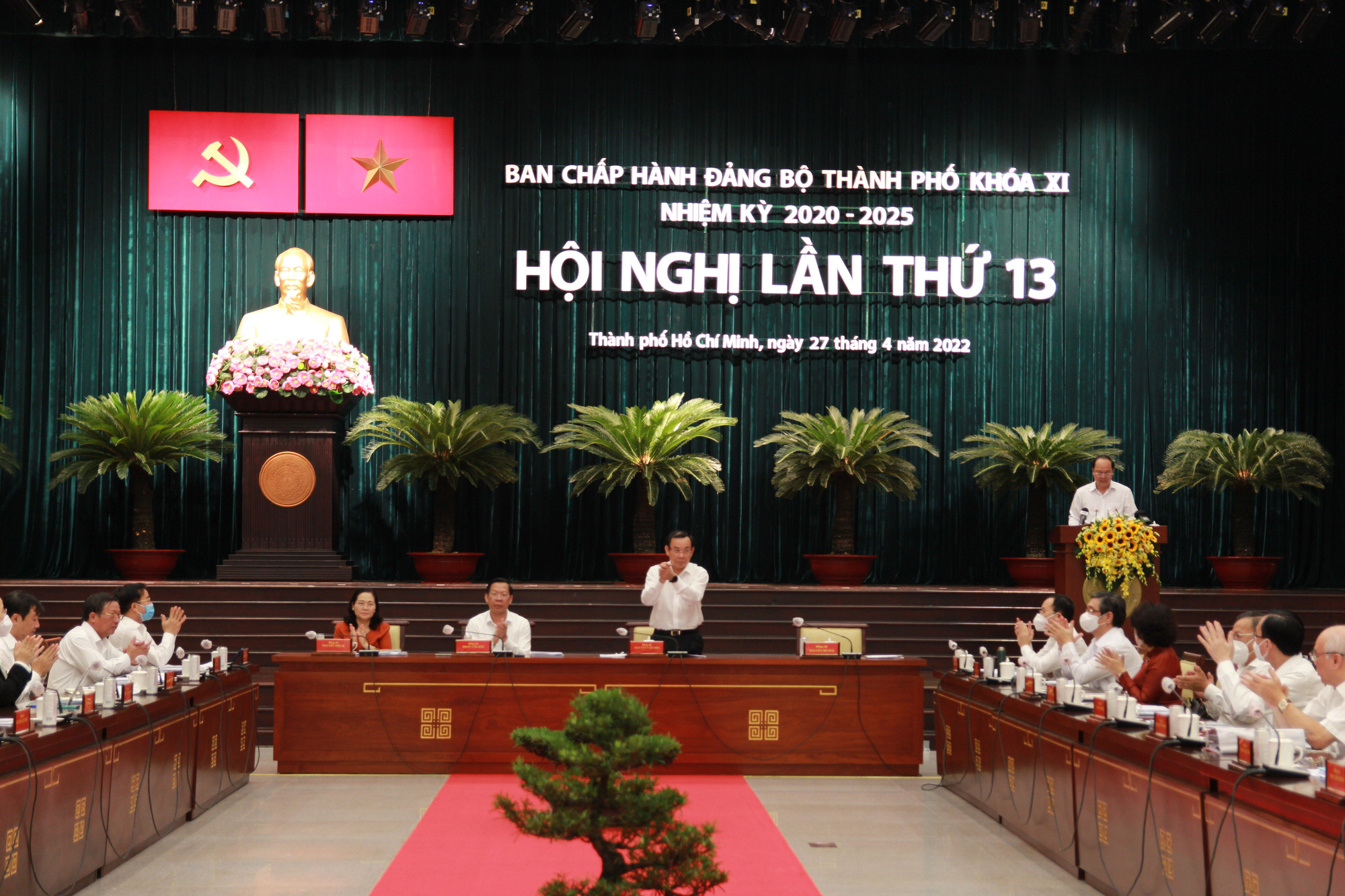 Hội nghị Thành ủy TP HCM bàn nhiều vấn đề, trong đó có công tác cán bộ