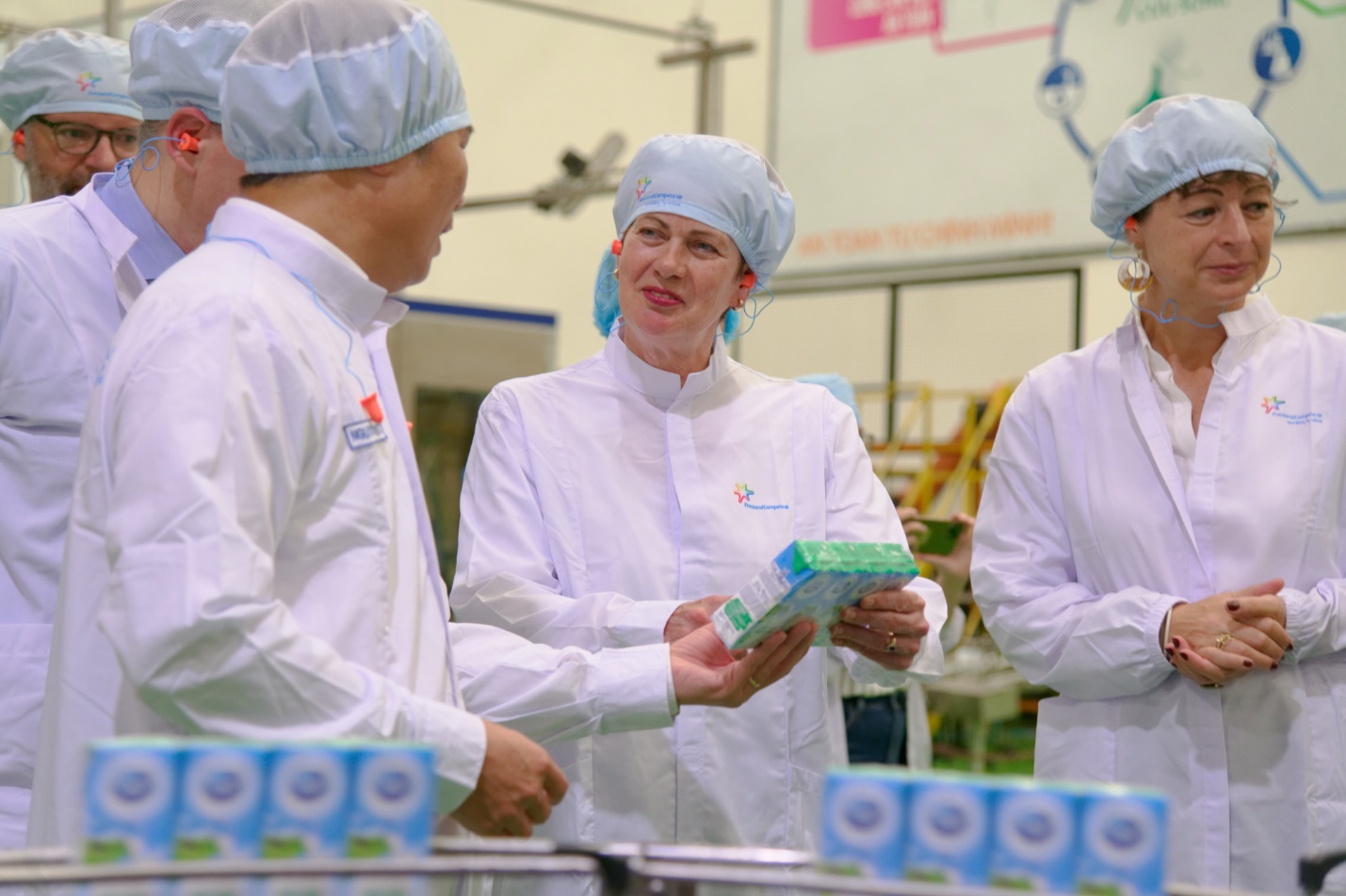 Thứ trưởng Bộ Ngoại giao Hà Lan ghi nhận thành công của Tập đoàn FrieslandCampina Việt Nam - Ảnh 3.