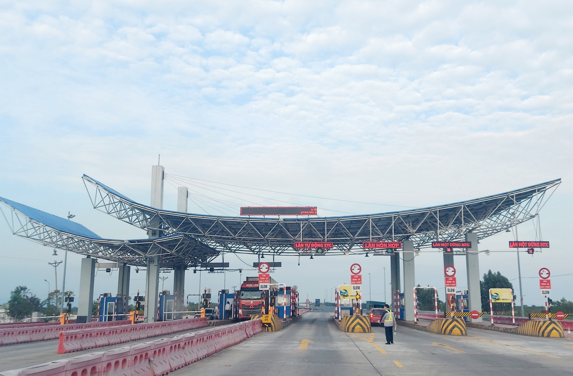 Kh&ocirc;ng lắp đặt xong thu ph&iacute; kh&ocirc;ng dừng trước th&aacute;ng 6-2022 sẽ bị dừng thu ph&iacute; - Ảnh 1.
