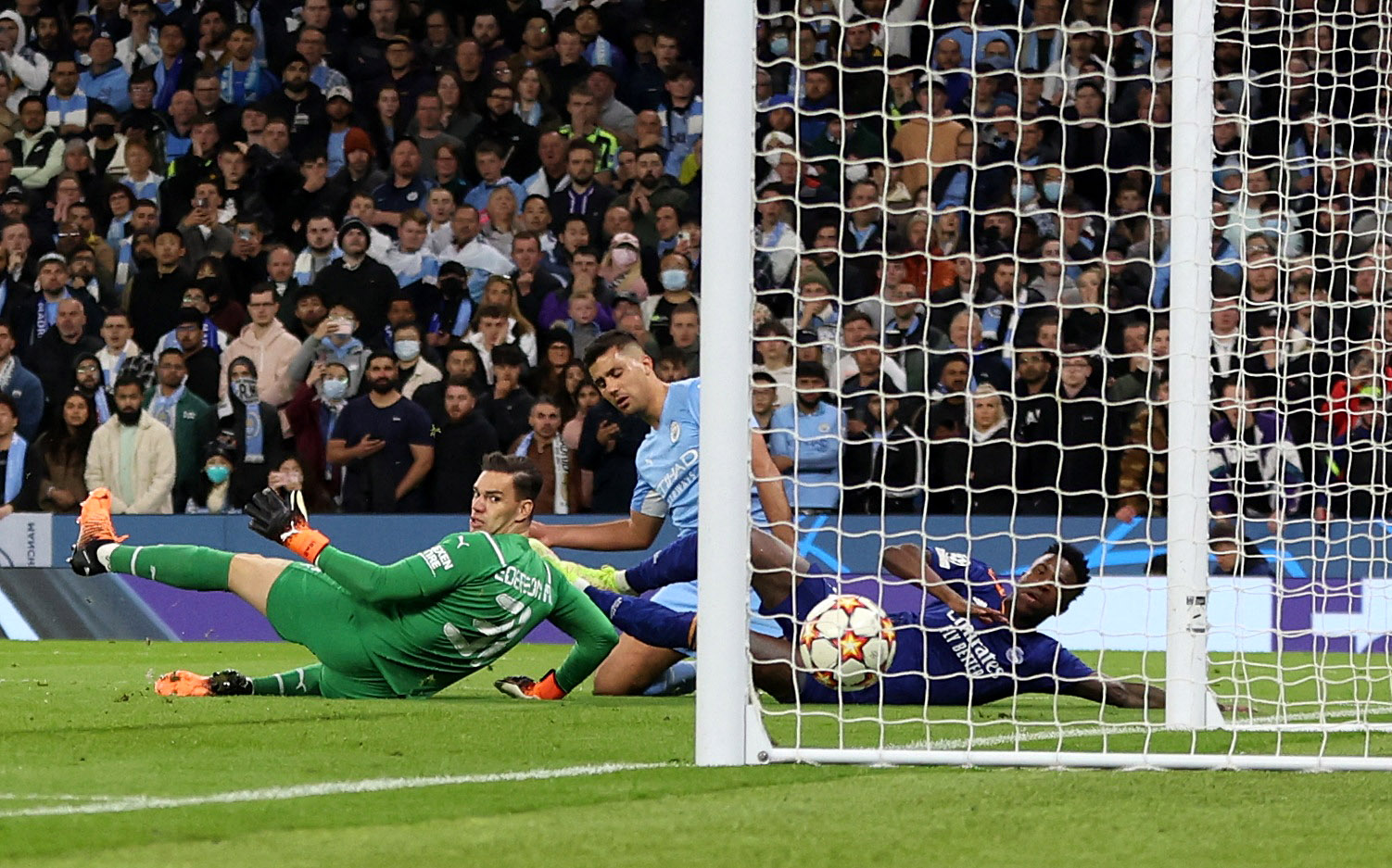 Rượt đuổi tỉ số 7 b&agrave;n, Man City quật ng&atilde; Real Madrid tại Etihad - Ảnh 7.