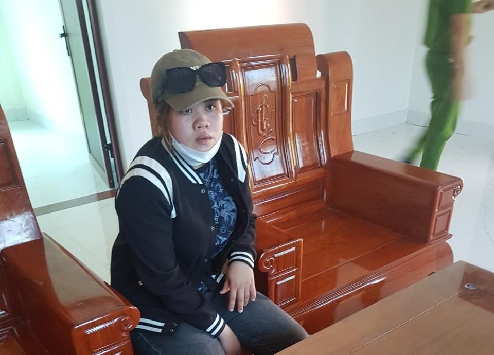 Tạm giữ dì ruột bạo hành cháu gái 4 tuổi bằng chổi sắt