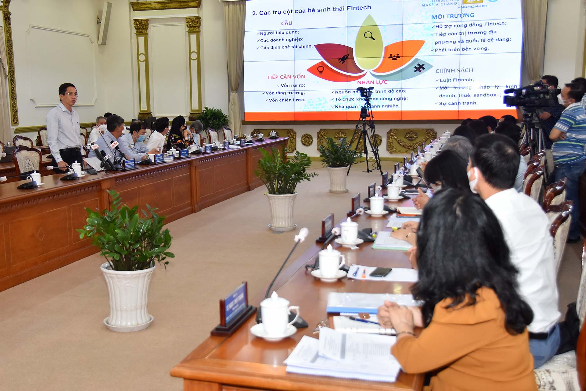 Đột phá từ trung tâm tài chính quốc tế