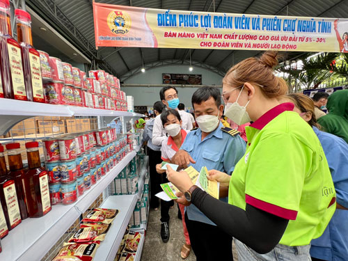 Nhiều hoạt động chăm lo, hỗ trợ đoàn viên - lao động