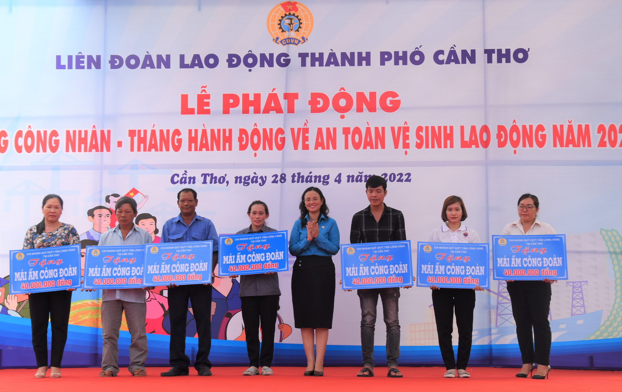 Nhiều hoạt động chăm lo thiết thực trong Tháng Công nhân ở Cần Thơ và Tiền Giang - Ảnh 2.