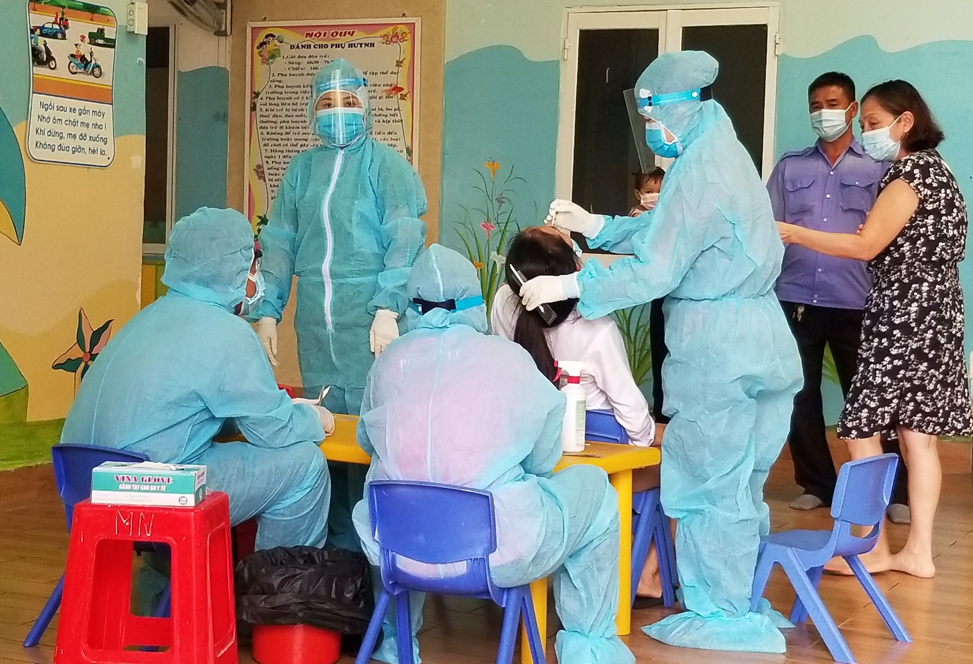 Dịch Covid-19 hôm nay: Thêm 7.116 F0, số ca tử vong thấp nhất trong gần 10 tháng