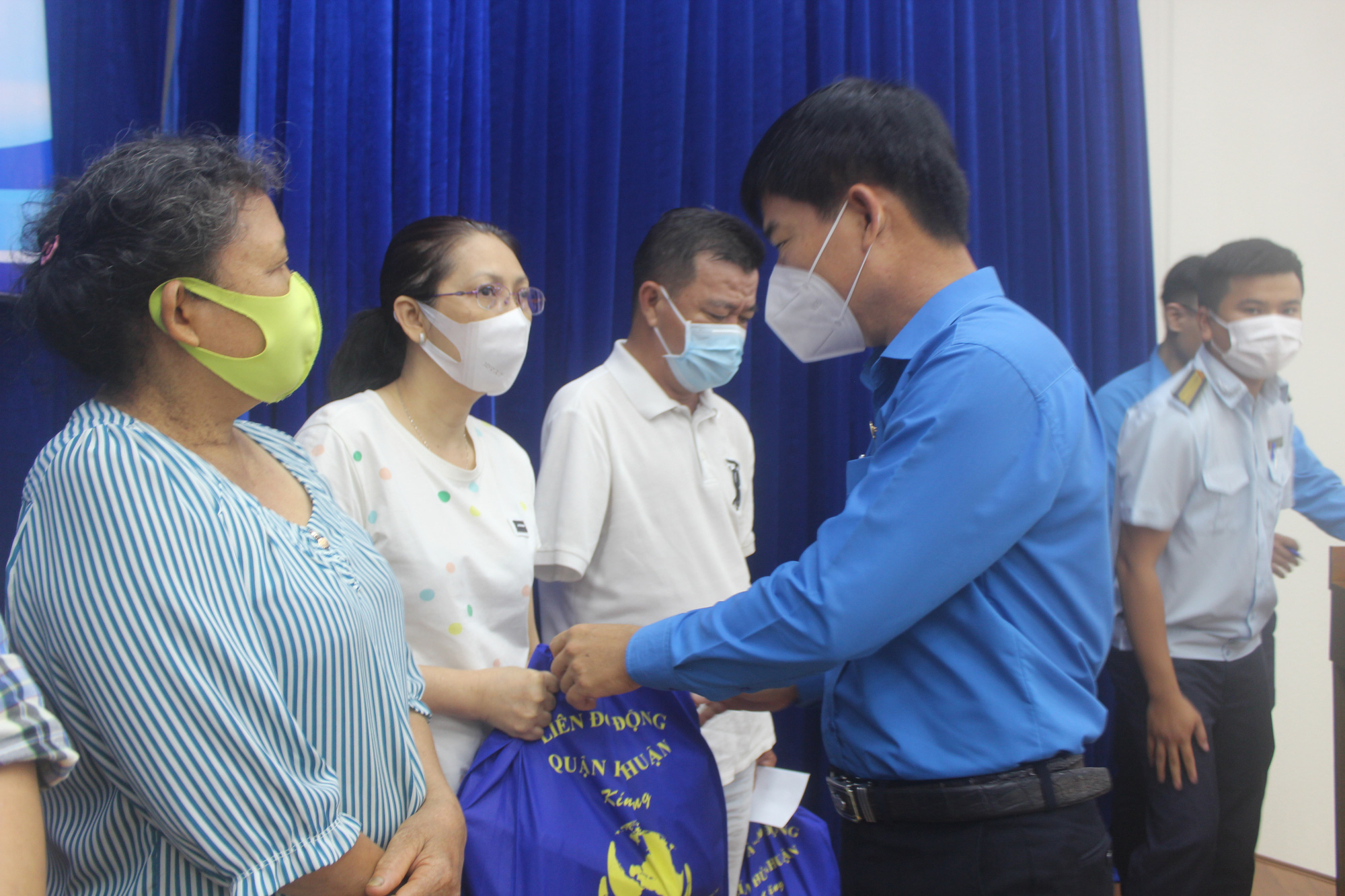 Hàng ngàn công nhân hào hứng chào đón "Tháng Công nhân"