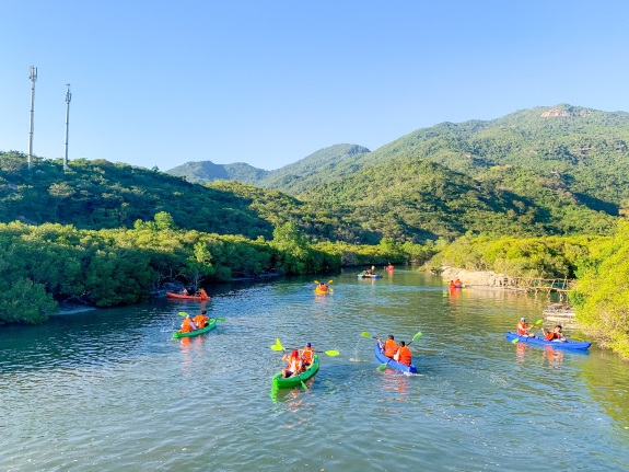 Đến Nha Trang tận hưởng biển xanh, khám phá đại ngàn