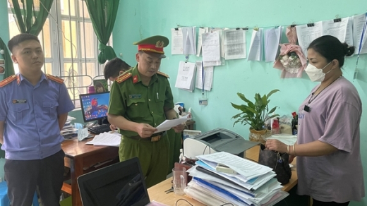 Nữ kế toán tham ô hàng trăm triệu đồng