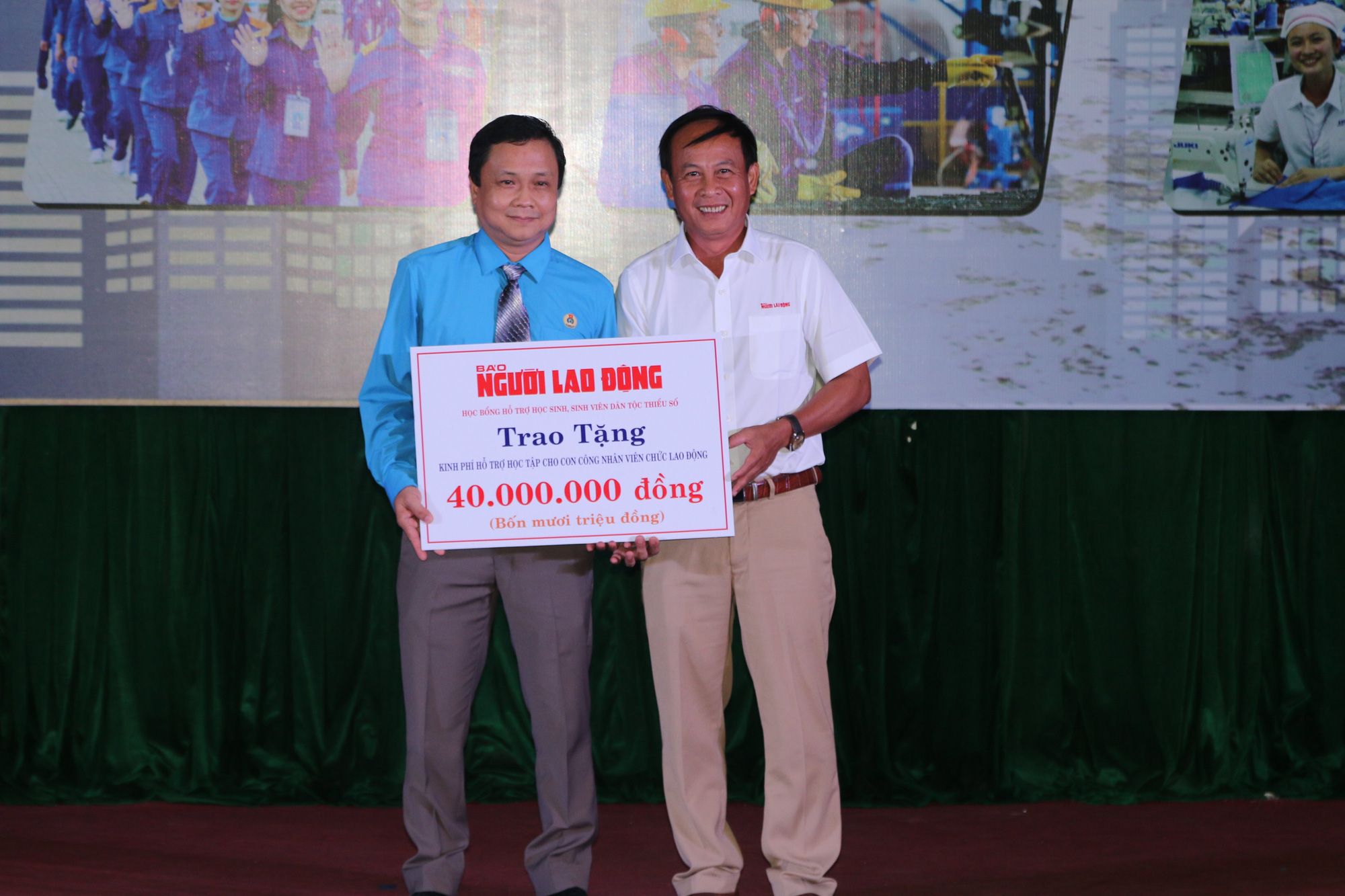 Trao tặng 20 suất học bổng cho con CNVC-LĐ dân tộc thiểu số - Ảnh 4.