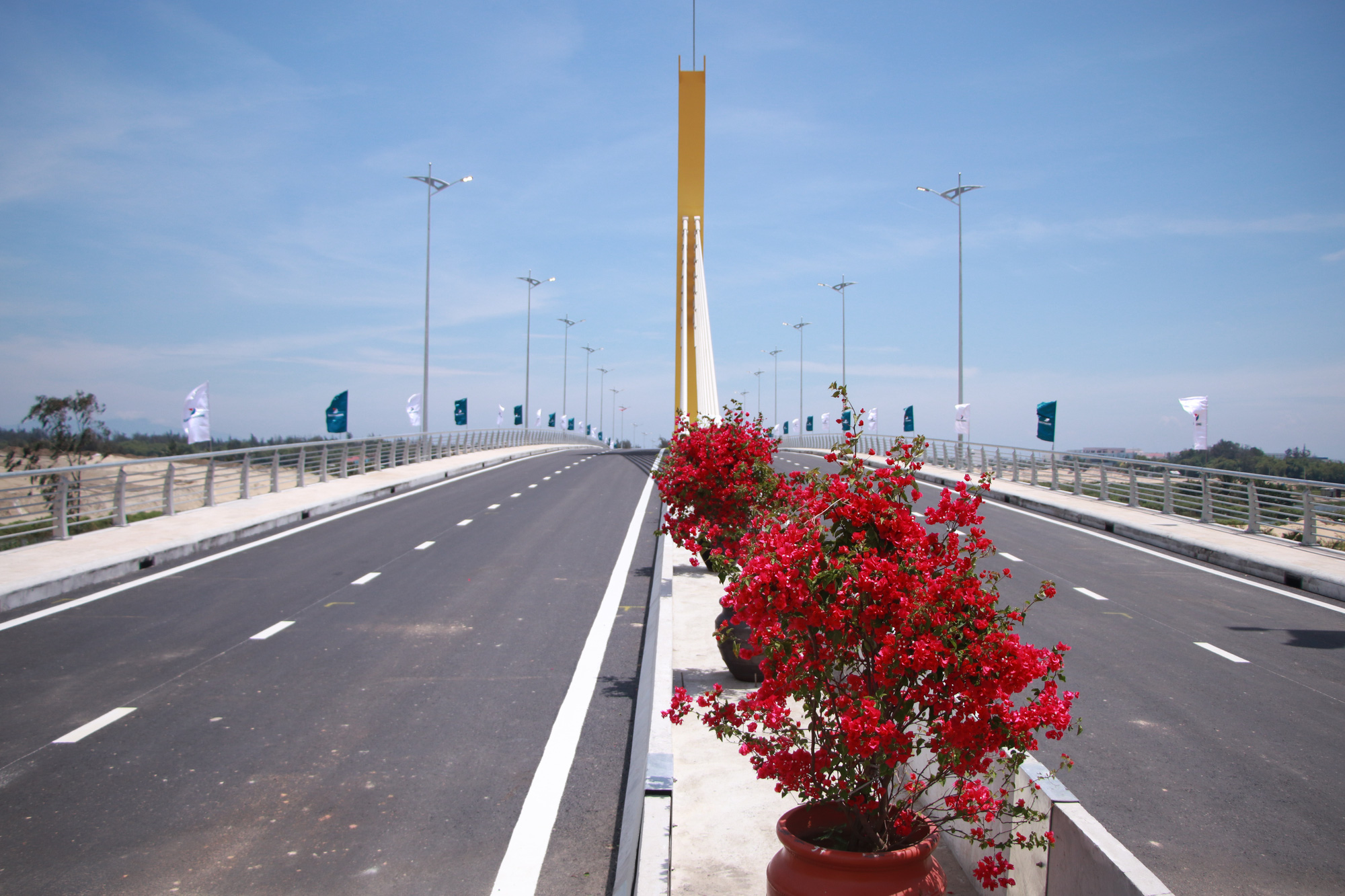 Th&ocirc;ng xe cầu &Ocirc;ng Điền, một trong những c&acirc;y cầu đẹp nhất Quảng Nam - Ảnh 6.
