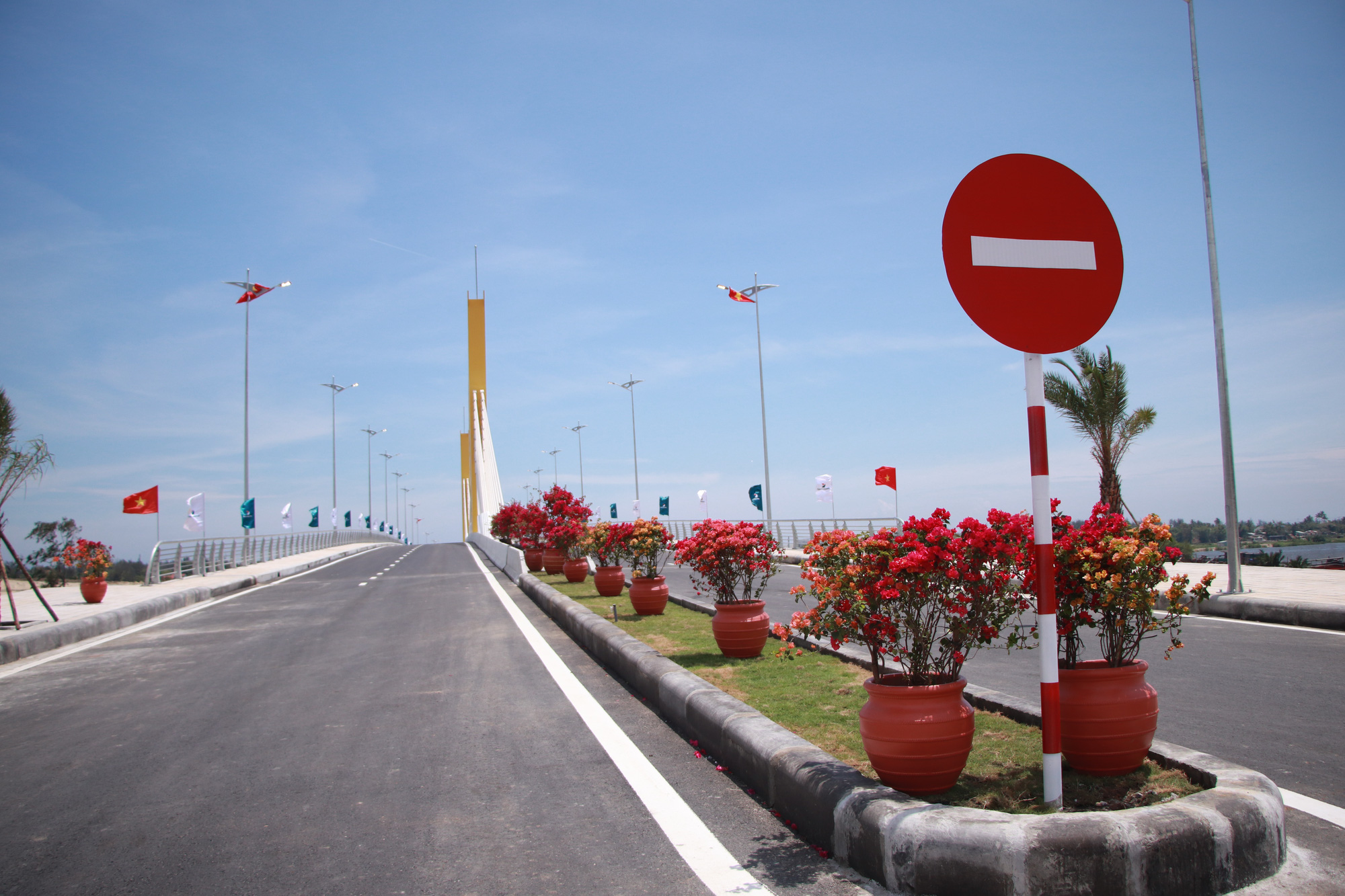 Th&ocirc;ng xe cầu &Ocirc;ng Điền, một trong những c&acirc;y cầu đẹp nhất Quảng Nam - Ảnh 4.