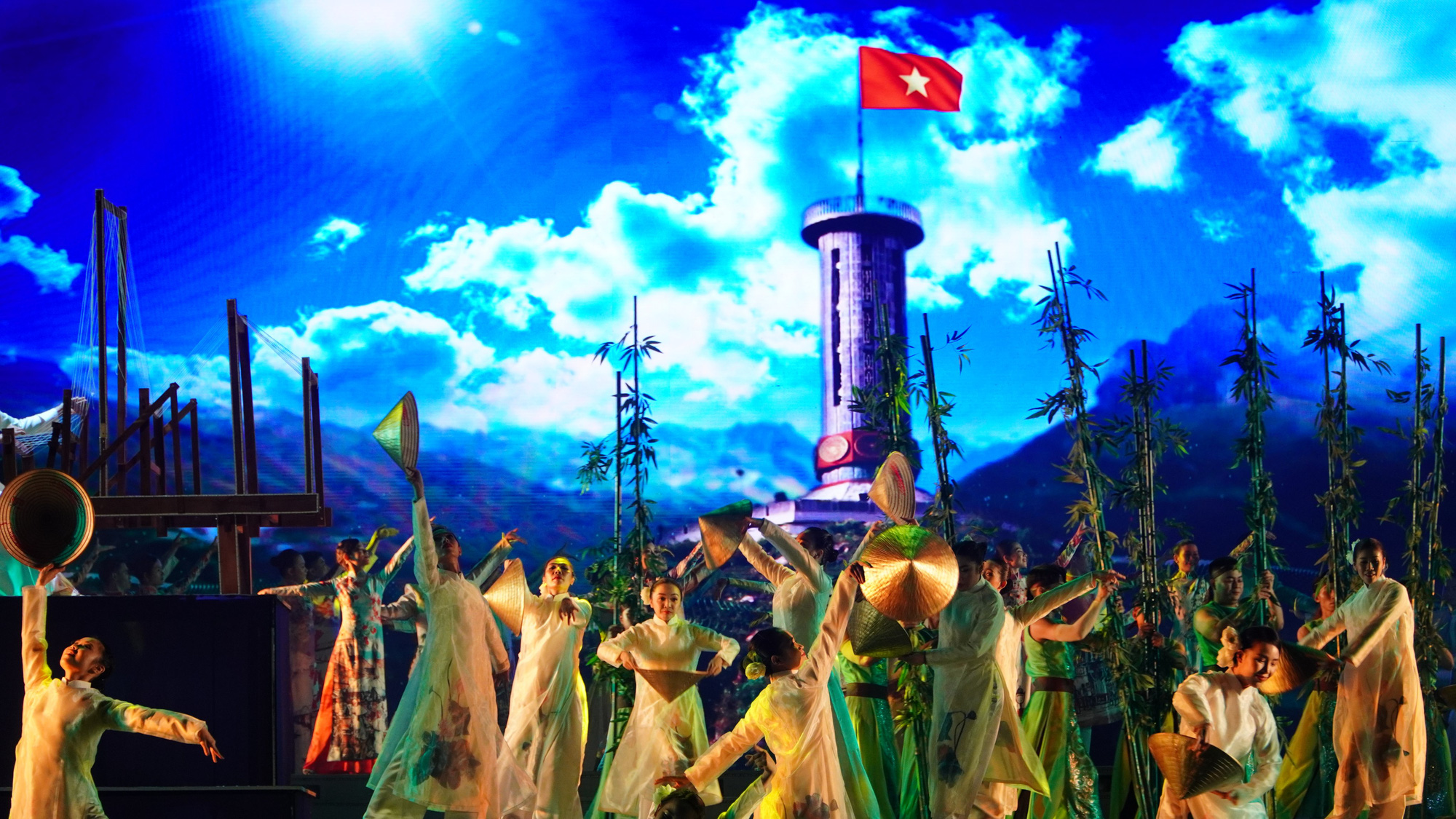 X&uacute;c động chương tr&igrave;nh B&agrave;i ca thống nhất, kh&aacute;t vọng vươn cao - Ảnh 3.