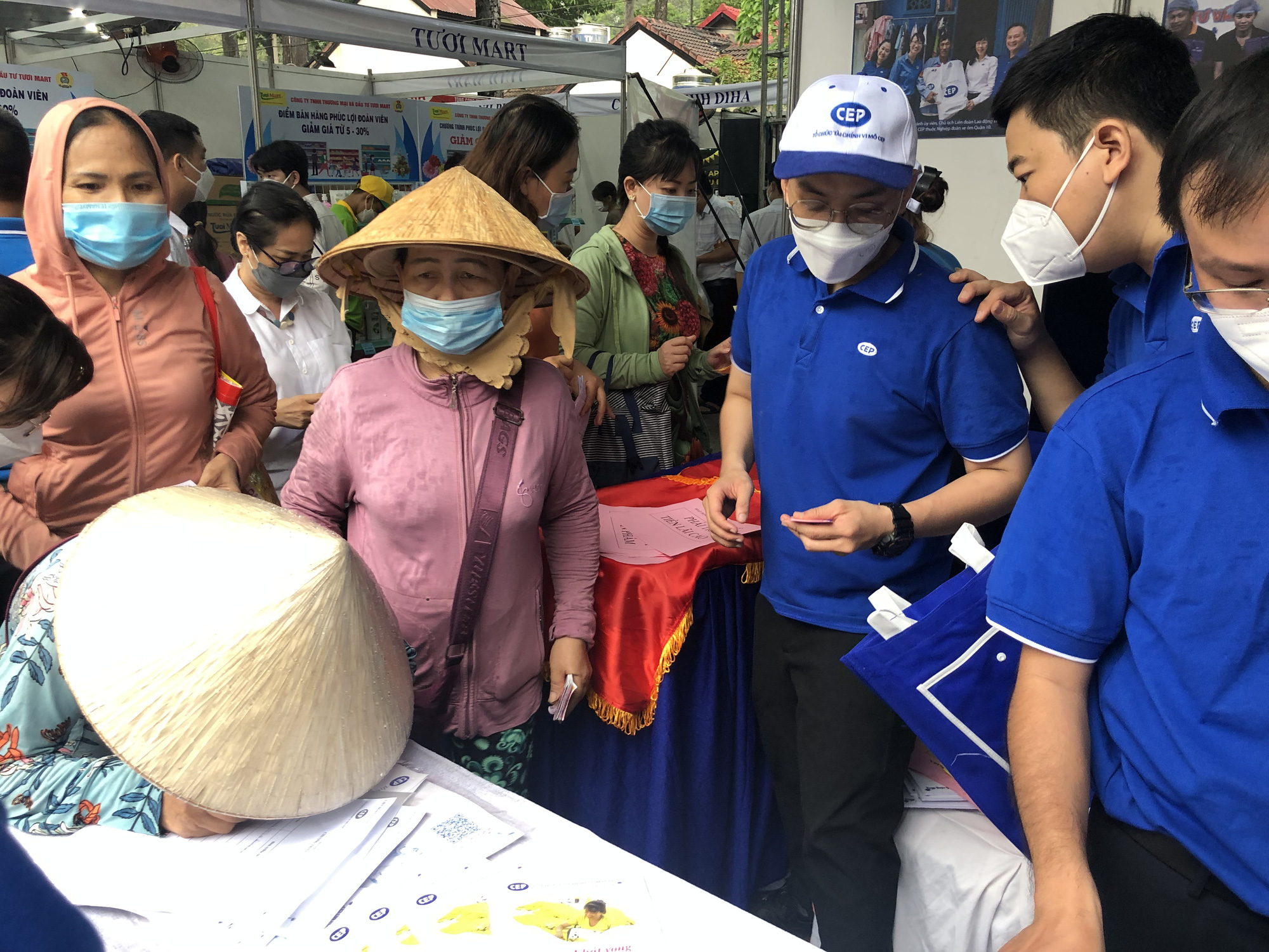 CEP đồng h&agrave;nh vượt kh&oacute; với c&ocirc;ng nh&acirc;n lao động v&agrave; ph&ograve;ng chống &ldquo;T&iacute;n dụng đen&rdquo; - Ảnh 2.