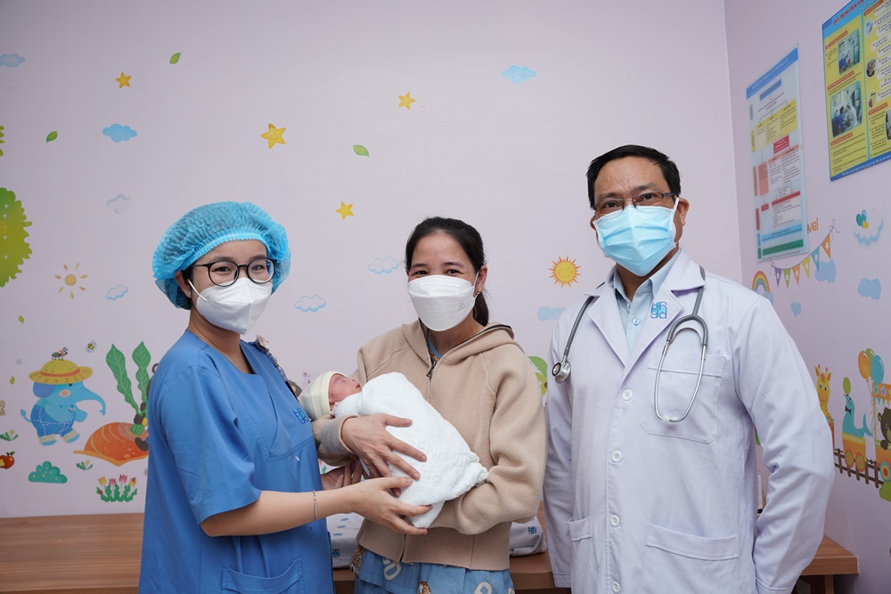 Phép màu đến với người mẹ hiếm muộn tưởng chừng mất con