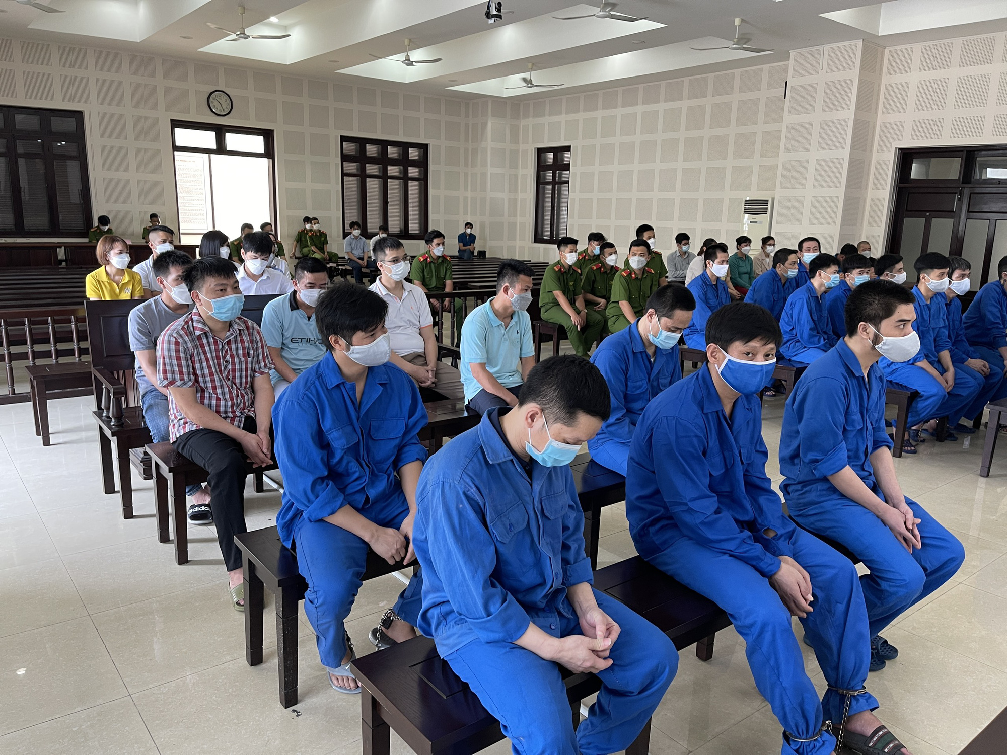Hai anh em ruột điều h&agrave;nh &ldquo;tập đo&agrave;n&rdquo; t&agrave;i xế chở người nhập cảnh Việt Nam tr&aacute;i ph&eacute;p - Ảnh 1.