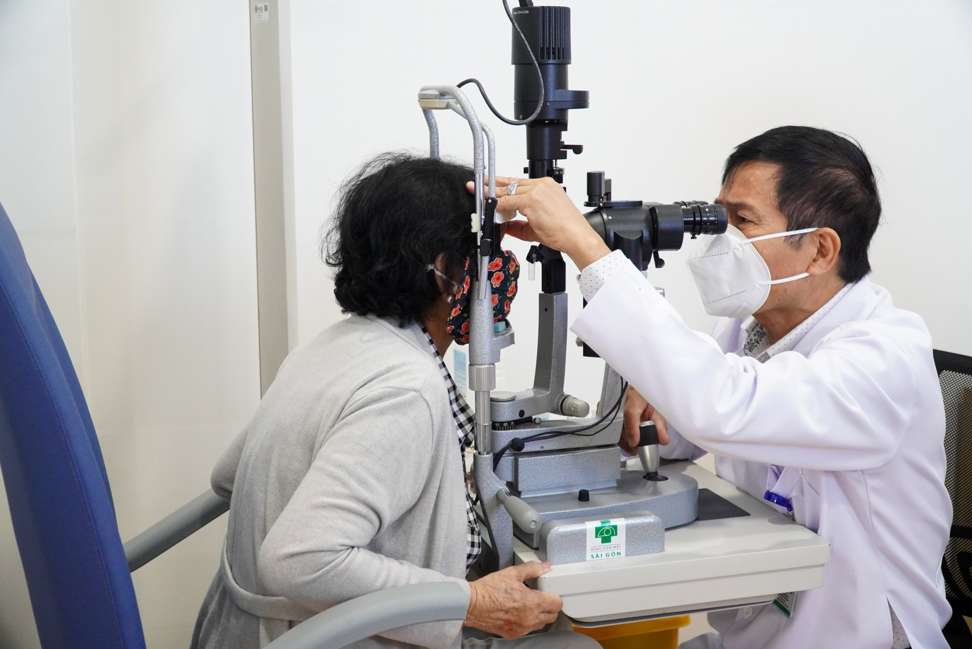 Cận thị trẻ em, ứng dụng AI trong nhãn khoa được bàn tại TP HCM - Ảnh 2.