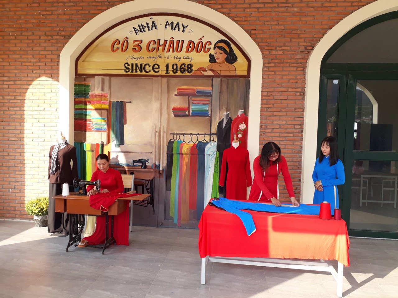 Đi C&aacute;p treo N&uacute;i Sam check-in h&ograve;n đ&aacute; v&agrave;ng v&agrave; nhiều c&ocirc;ng tr&igrave;nh &ldquo;độc, lạ&rdquo; - Ảnh 18.