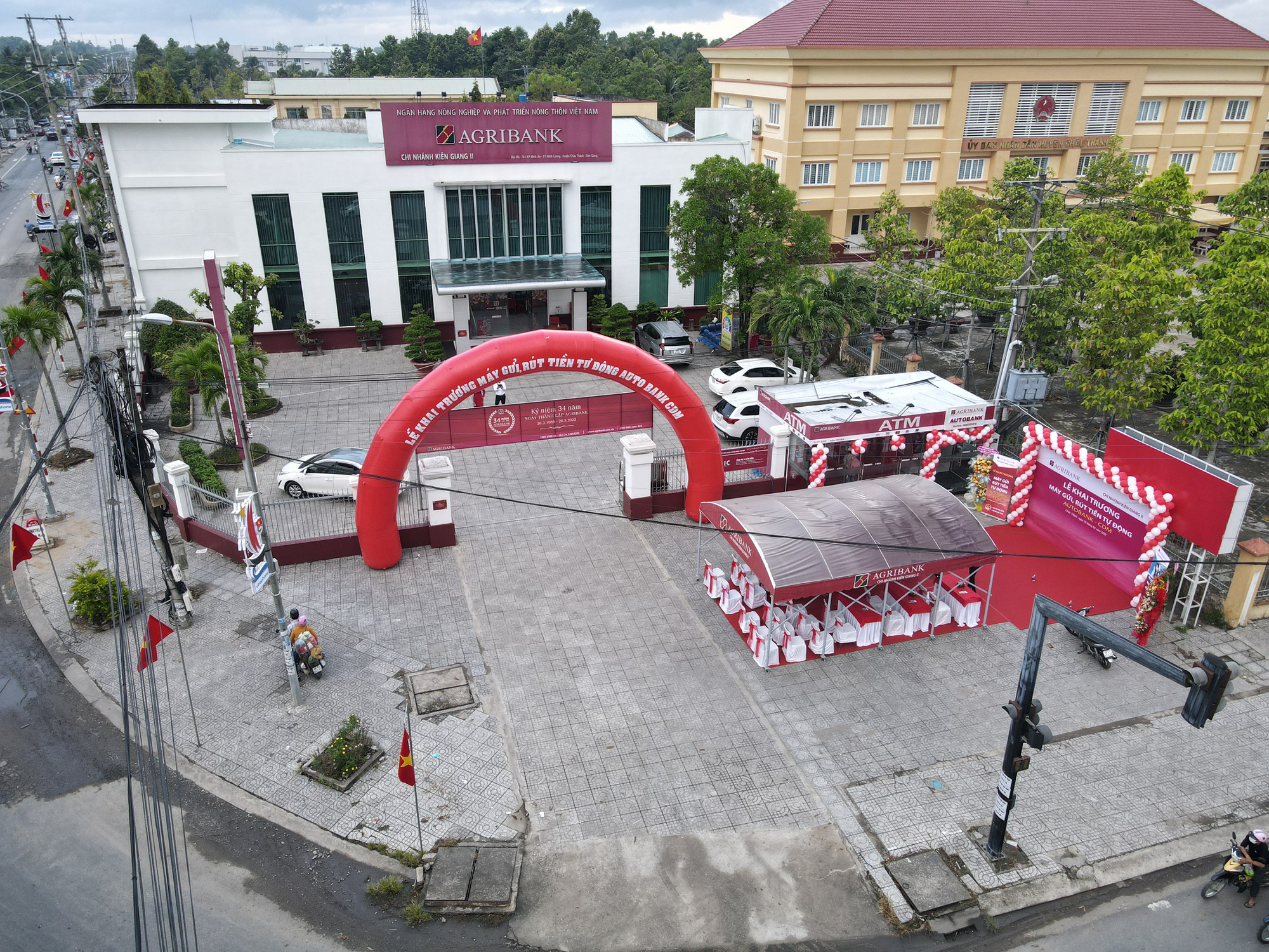 Agribank Ki&ecirc;n Giang II khai trương m&aacute;y CDM tại huyện Ch&acirc;u Th&agrave;nh - Ảnh 1.