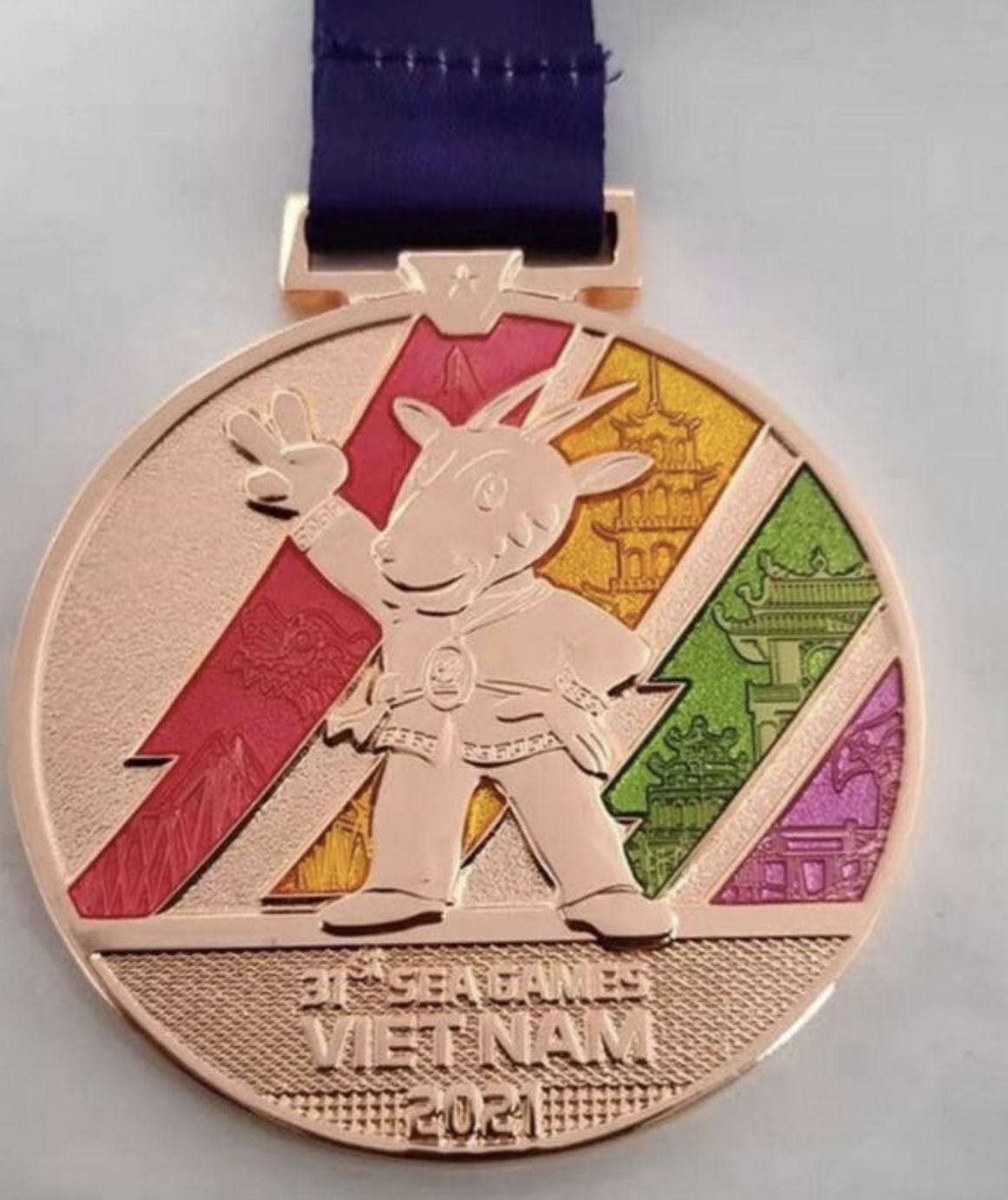 526 bộ huy chương mạ v&agrave;ng cho nh&agrave; v&ocirc; địch SEA Games 31 - Ảnh 2.