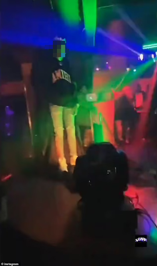 Kinh hoàng tang lễ rapper tại câu lạc bộ đêm - Ảnh 3.
