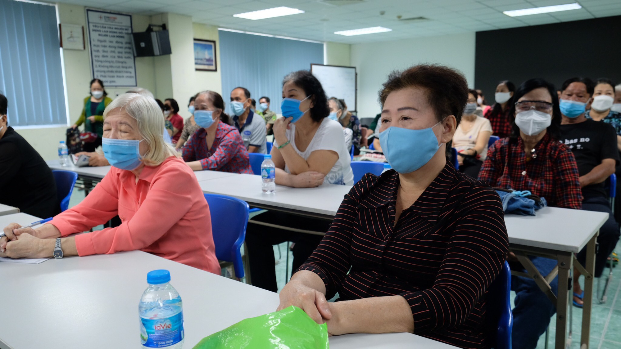 Đối thoại với người d&acirc;n, l&atilde;nh đạo quận 5, TP HCM n&oacute;i g&igrave;? - Ảnh 1.