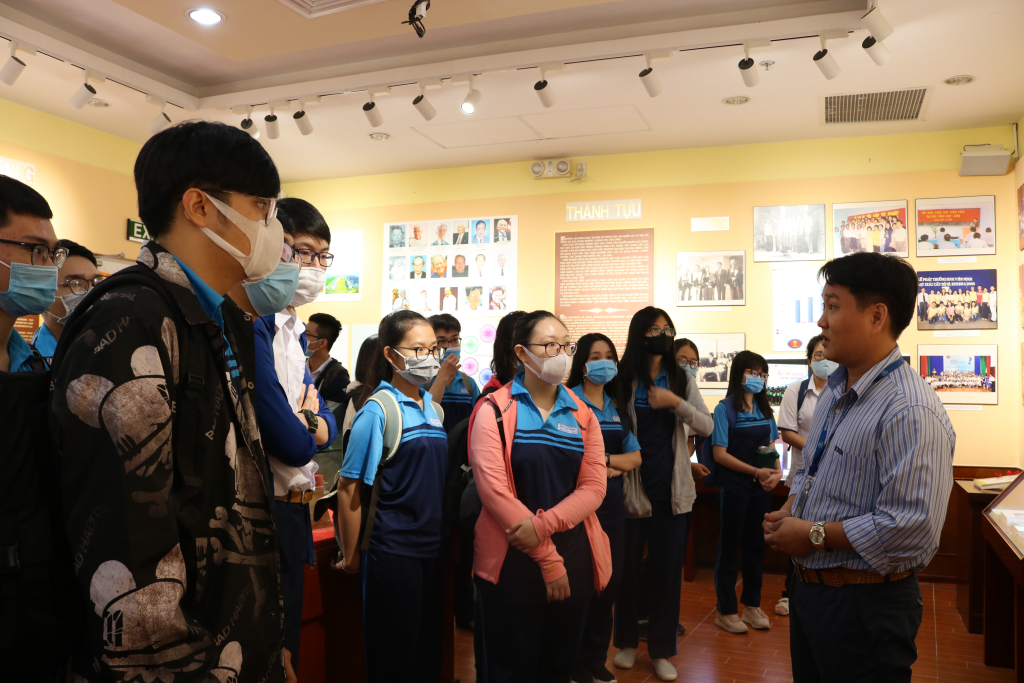 Campus tour hướng nghiệp cho học sinh
