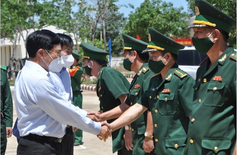 Phó thủ tướng Thường trực Phạm Bình Minh thăm Đồn Biên phòng Cửa khẩu Hoàng Diệu