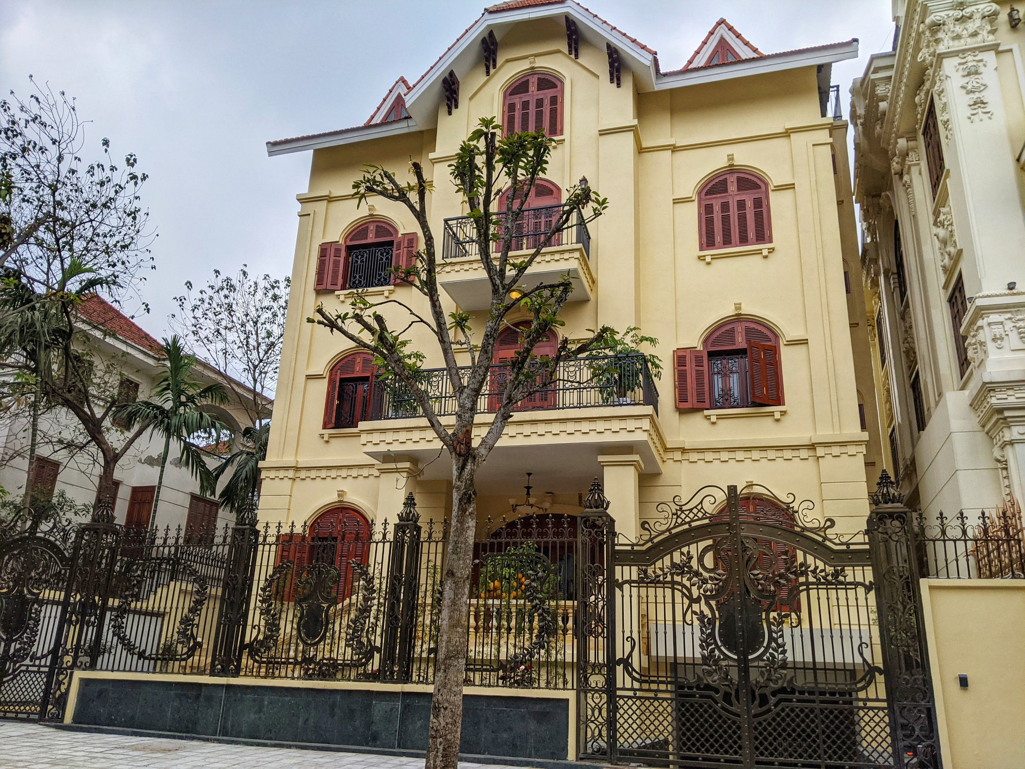 Vụ biệt thự tai tiếng: Hà Nội truy trách nhiệm Chủ tịch và Phó chủ tịch quận Cầu Giấy