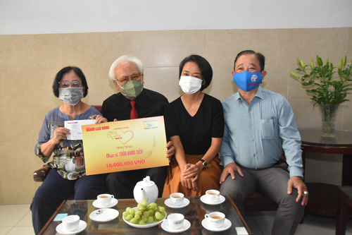 "Mai Vàng nhân ái" thăm nhạc sĩ Trần Xuân Tiến