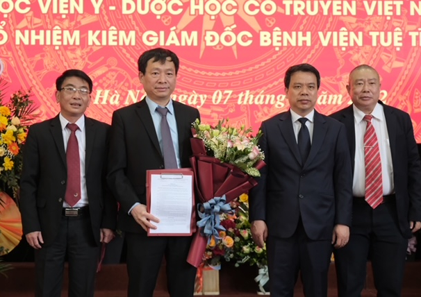 Bệnh viện Tuệ Tĩnh có giám đốc mới sau vụ y bác sĩ kêu cứu vì lương