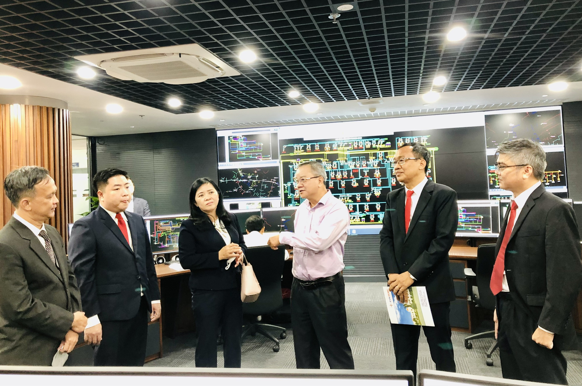 Kh&aacute;nh th&agrave;nh trung t&acirc;m điều khiển điện hiện đại thứ 2 tại TP HCM - Ảnh 1.