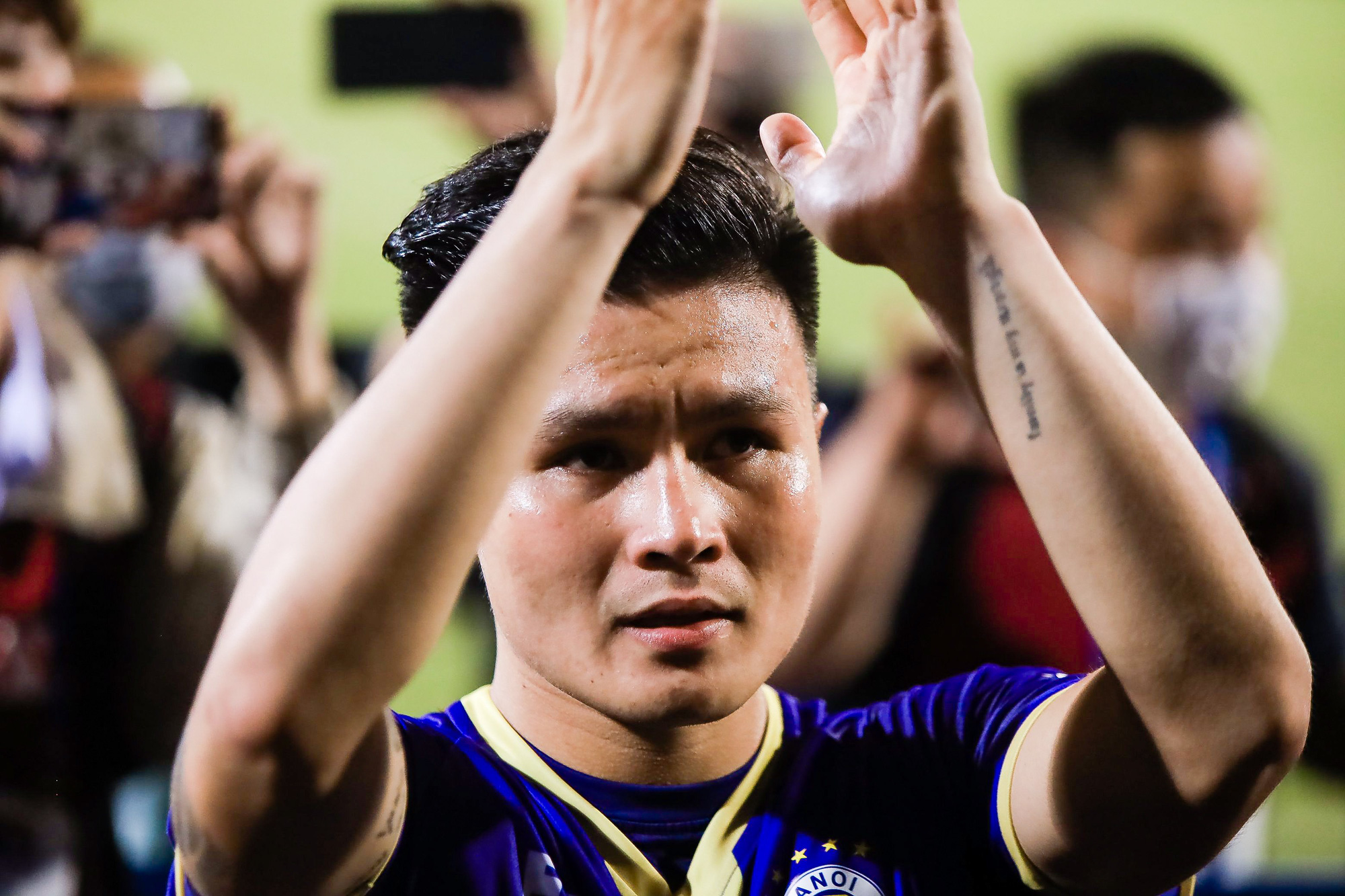 Quang Hải nghẹn ngào nói chia tay Hà Nội FC
