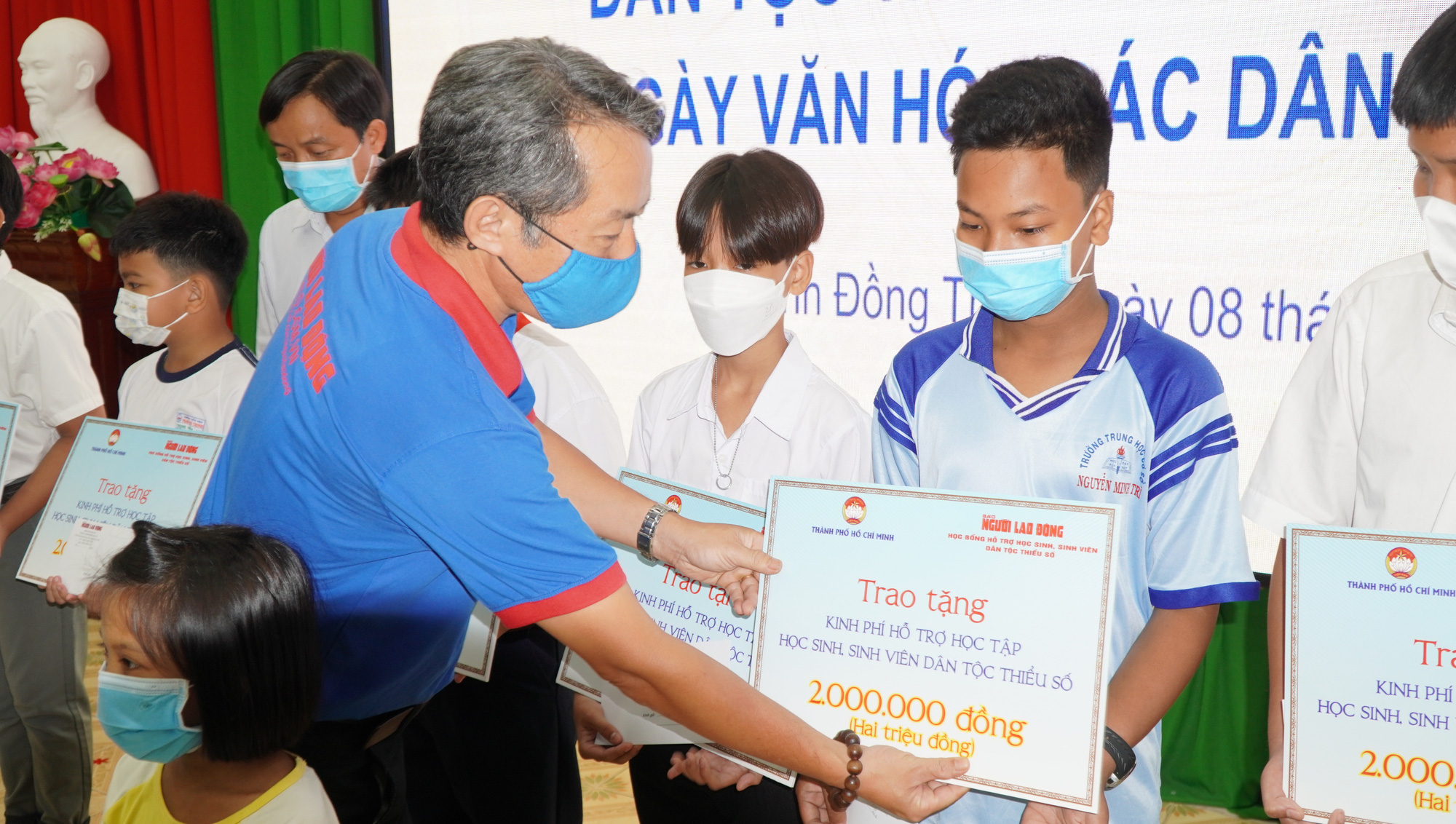 Học bổng hỗ trợ học sinh, sinh viên dân tộc thiểu số đến với Đồng Tháp