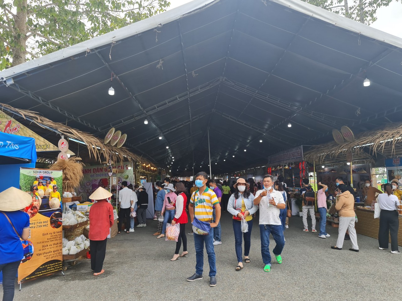 Gần 100 loại b&aacute;nh d&acirc;n gian đầy sắc m&agrave;u, nh&igrave;n th&ocirc;i đ&atilde; muốn thưởng thức - Ảnh 2.