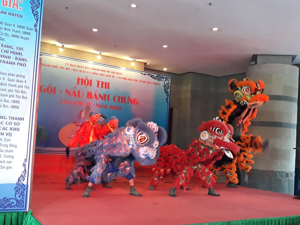 TP HCM: Thi gói, nấu bánh chưng dâng Vua Hùng - Ảnh 1.