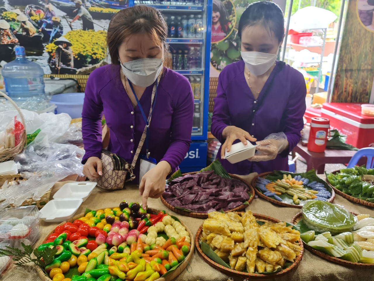Gần 100 loại b&aacute;nh d&acirc;n gian đầy sắc m&agrave;u, nh&igrave;n th&ocirc;i đ&atilde; muốn thưởng thức - Ảnh 9.